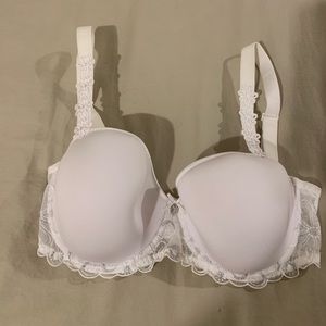White bra. New! 32DD